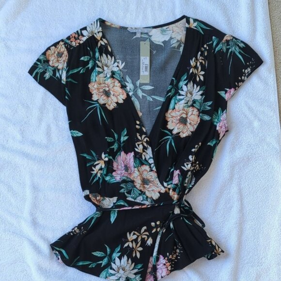 Cap sleeve side tie wrap blouse - Picture 3 of 3